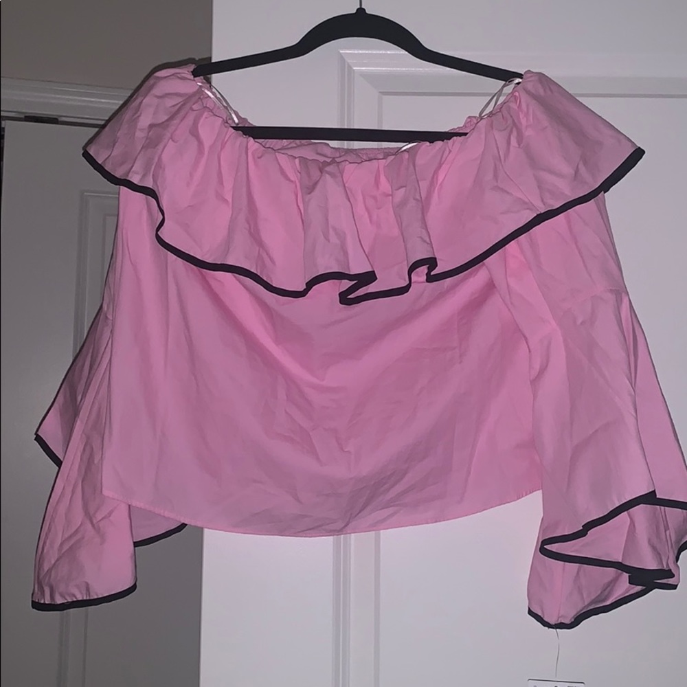 Brand NEW w/tags Zara ruffle sleeve  shirt!!💞💓